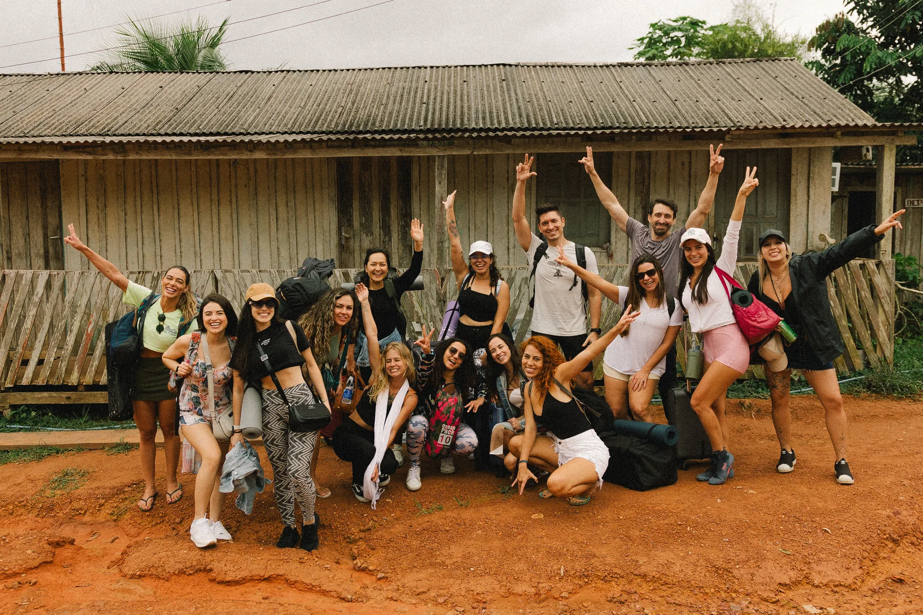Participantes da Jornada Acenda reunidas durante uma viagem