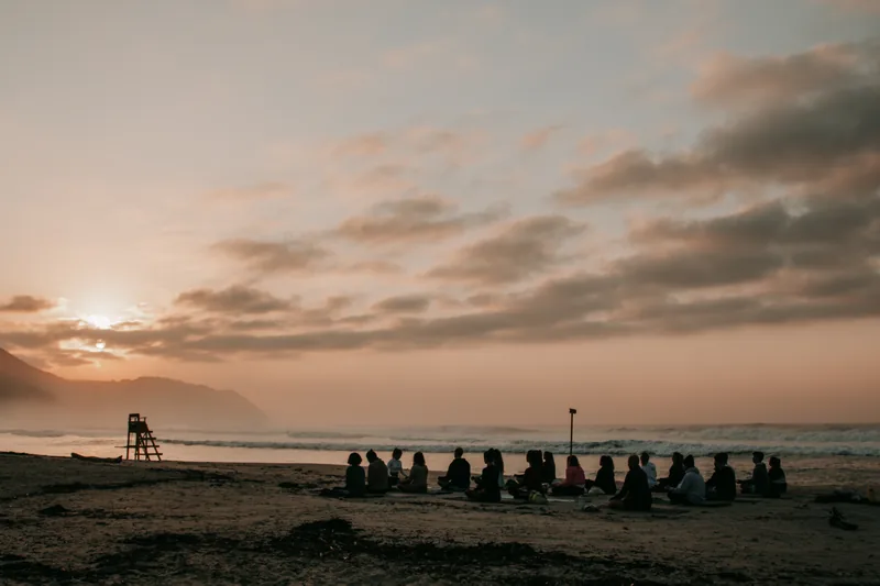 Prática de yoga durante o Eu, Oceano